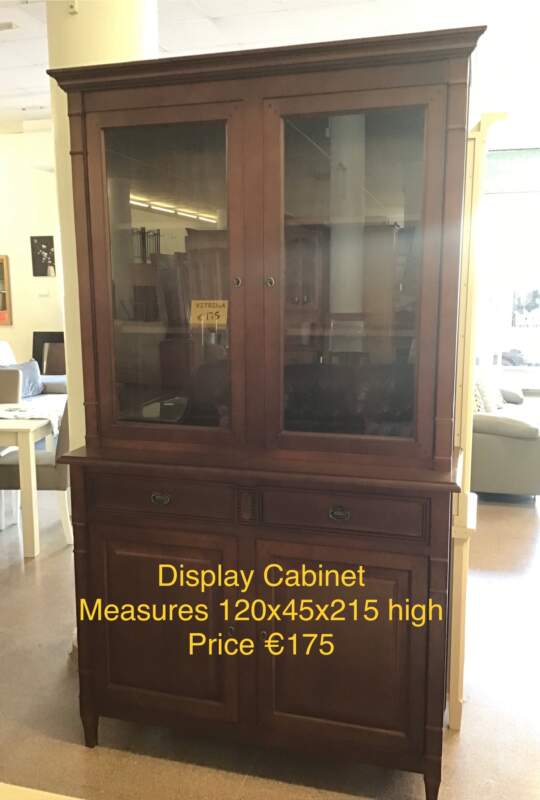 Traditional Style Display Cabinet