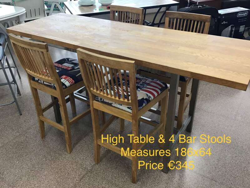 Tall Table with 4 Bar Stools