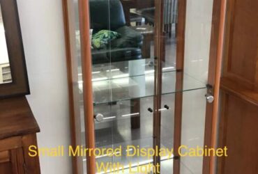 Mirrored Display Cainet