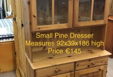 Pine dresser