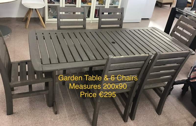 Solid Garden Table & Chairs