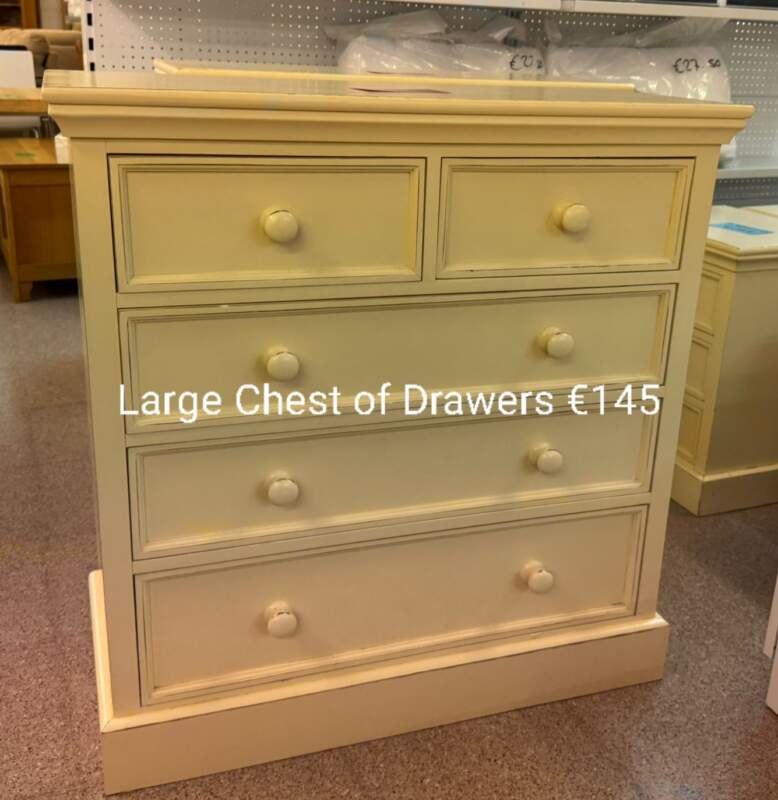 Chest of Drawers & 2 Bedsides