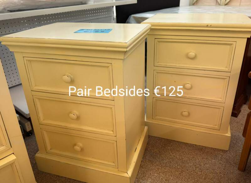 Chest of Drawers & 2 Bedsides