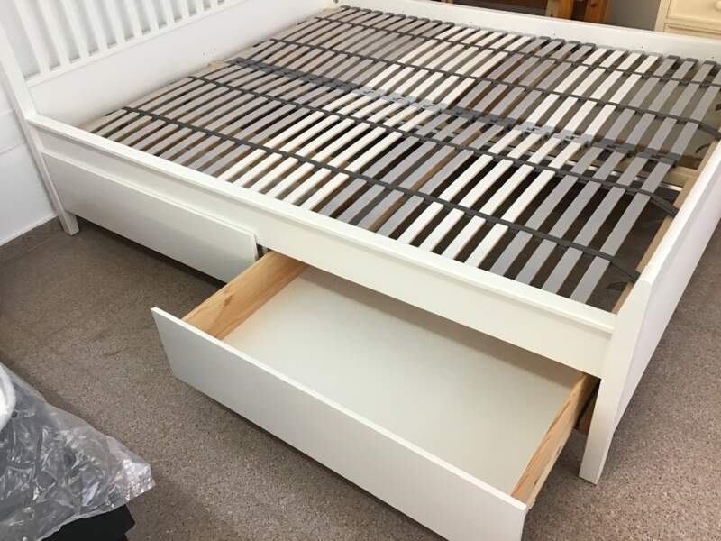 Solid White Bed