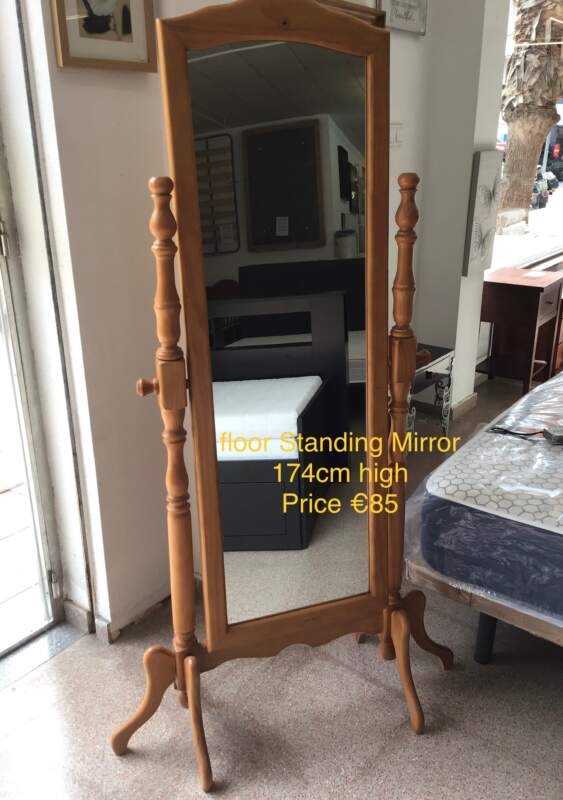 Floor standing mirror