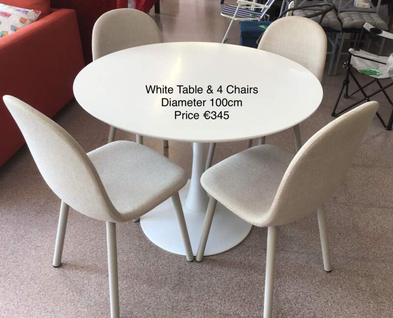 Round Table & 4 Chairs