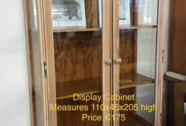 Traditional Style Display Cabinet